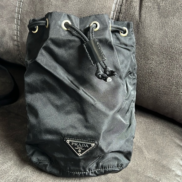 Small Prada black nylon bag with drawstring - Picture 1 of 2